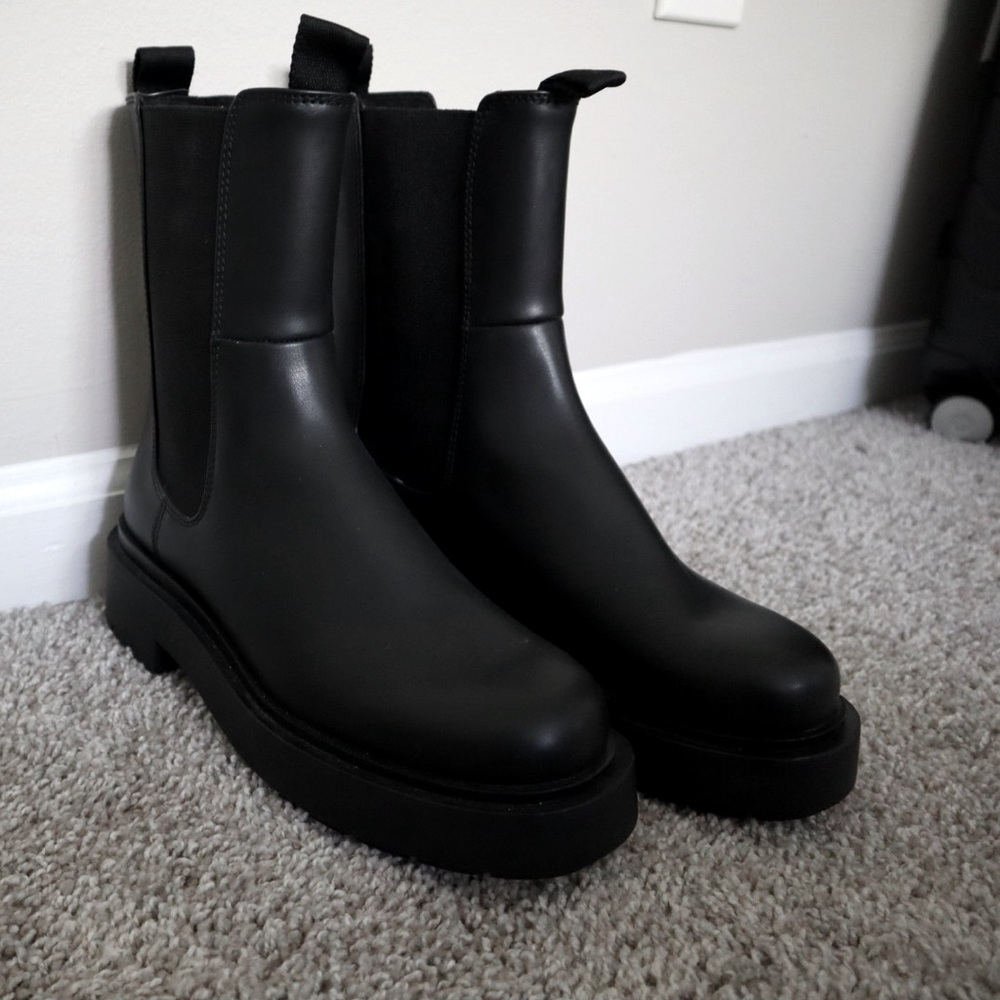 Black Boots Size 8